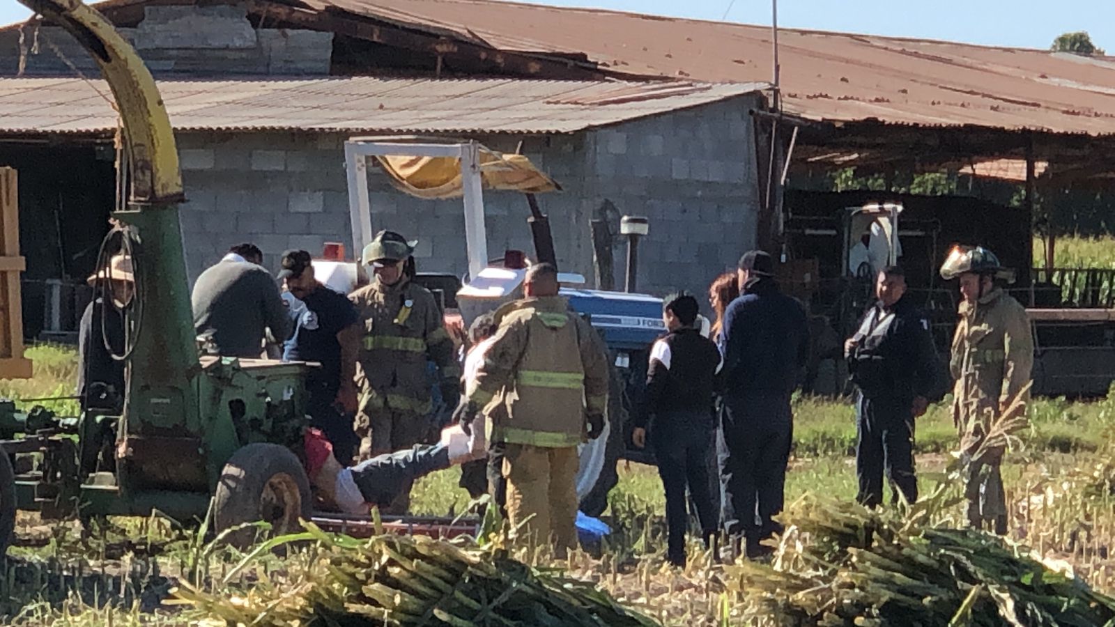 Trabajador del campo pierde la vida luego de ser succionado por una máquina picadora de maíz, en Ahome