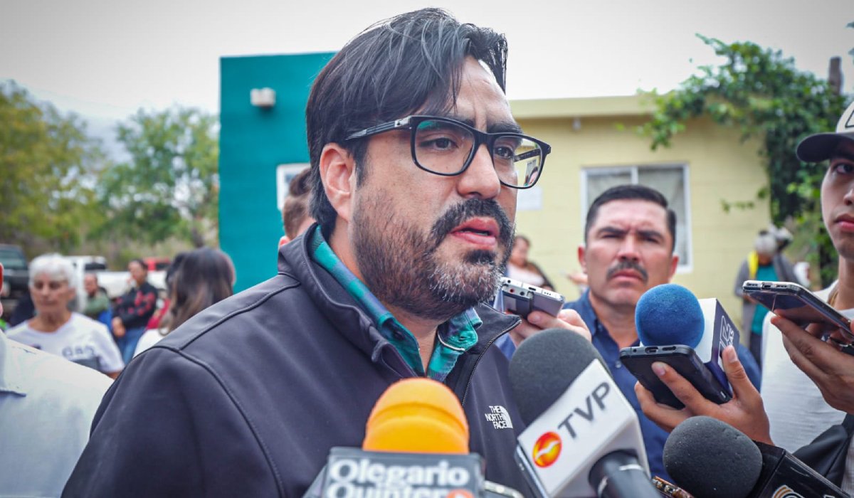 Juan de Dios Gámez Mendívil entrevistado por medios de comunicación