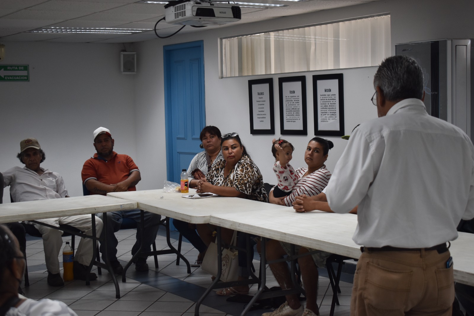 Ordenarán suministro de agua en la Invasión Rincón de Mazatlán