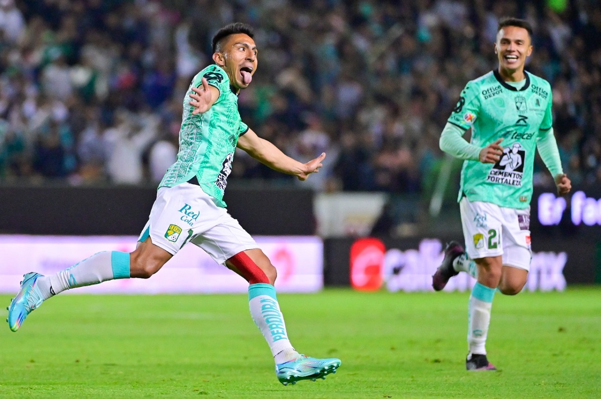 Con golazo de Ángel Mena, León le dio la vuelta al Necaxa