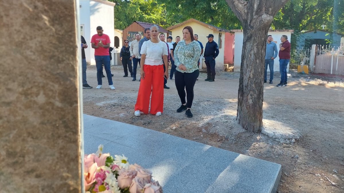 Alcaldesa, Lupita López González realiza recorrido de supervisión en los panteones de Salvador Alvarado Lupita López González realiza recorrido de supervisión en los panteones de Salvador Alvarado