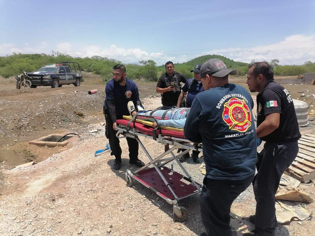 Una mujer resultó lesionada tras caer de una construcción en Mazatlán