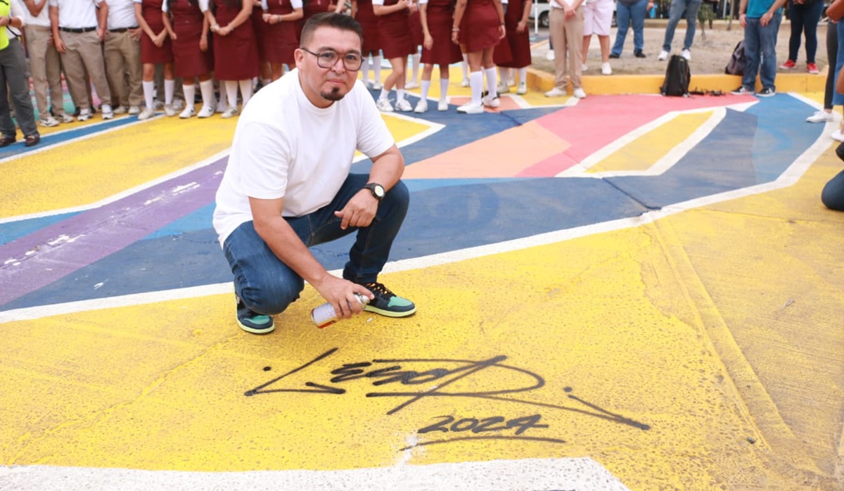 Inauguran paso peatonal mágico en Mazatlán