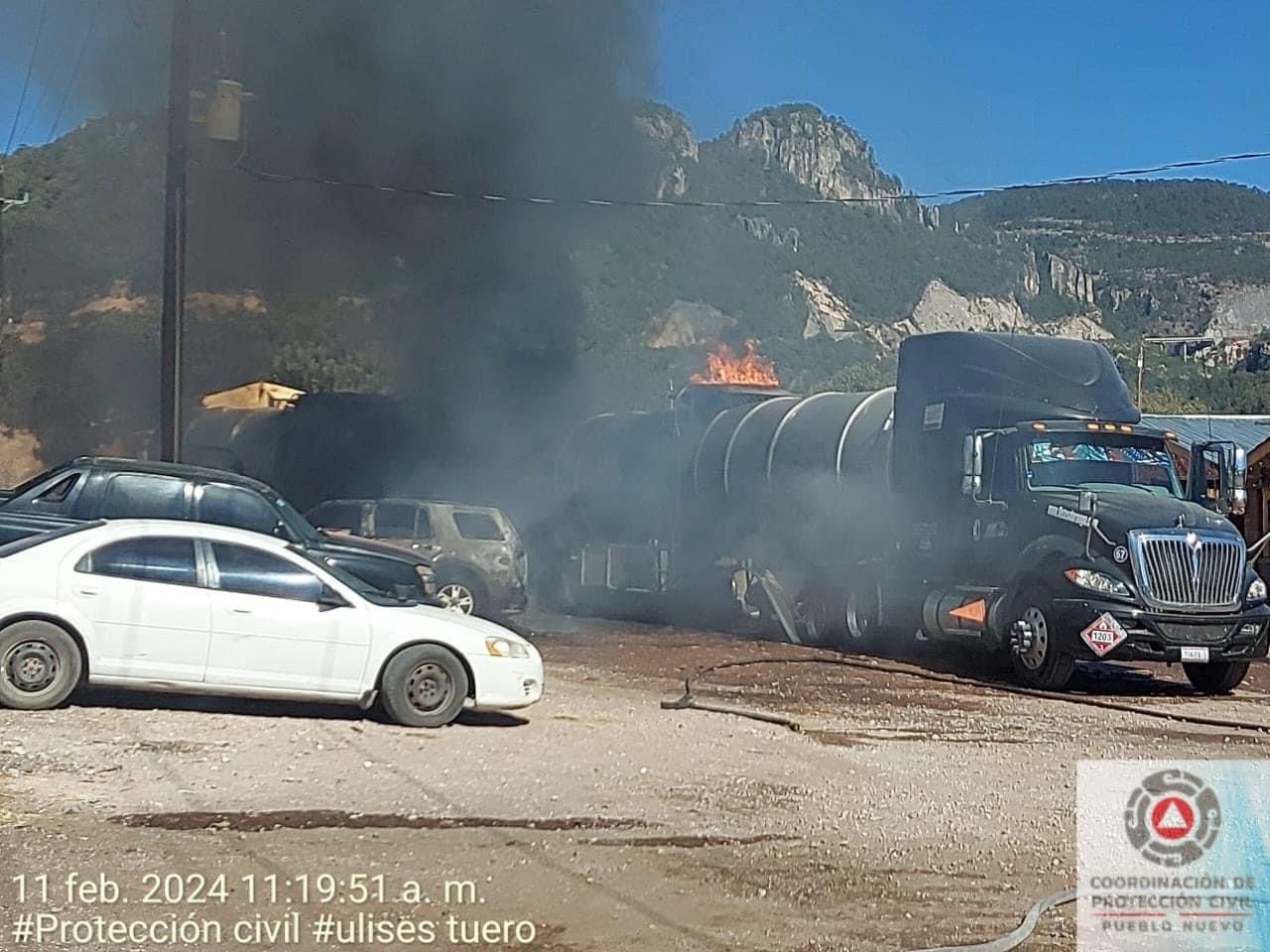 Explota pipa con combustible en la Mazatlán- Durango