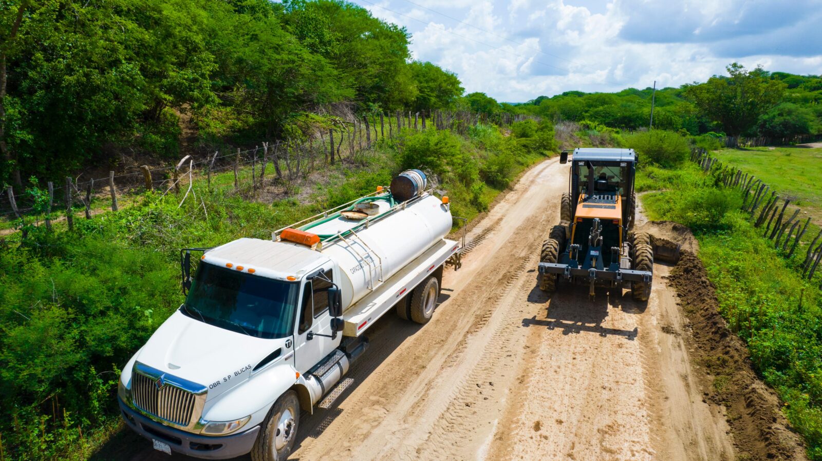 Con antelación, rehabilitan 150 kms de caminos saca cosechas en Mazatlán