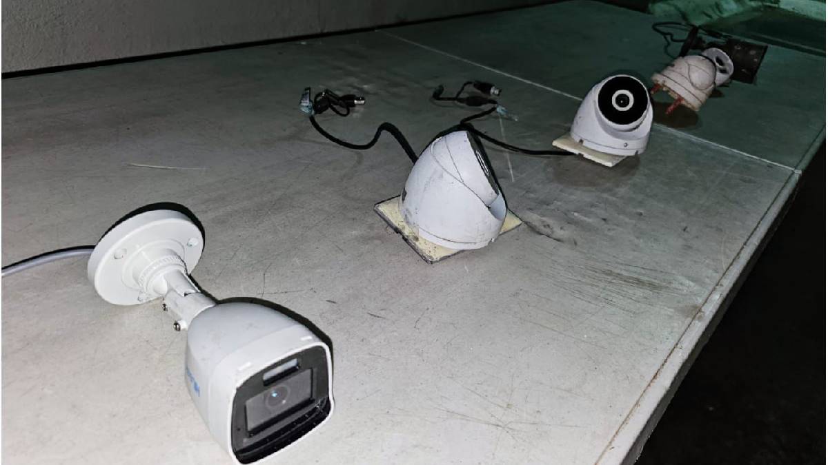 retiran camaras de videovigilancia (3)