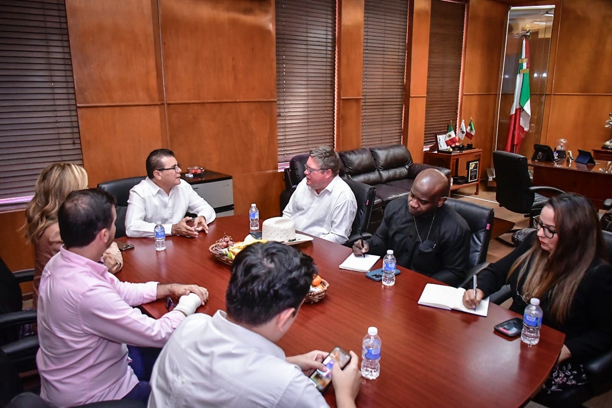 Matthew Roth, cónsul de EU en Hermosillo sostiene reunión con Édgar González Zatarain, alcalde de Mazatlán