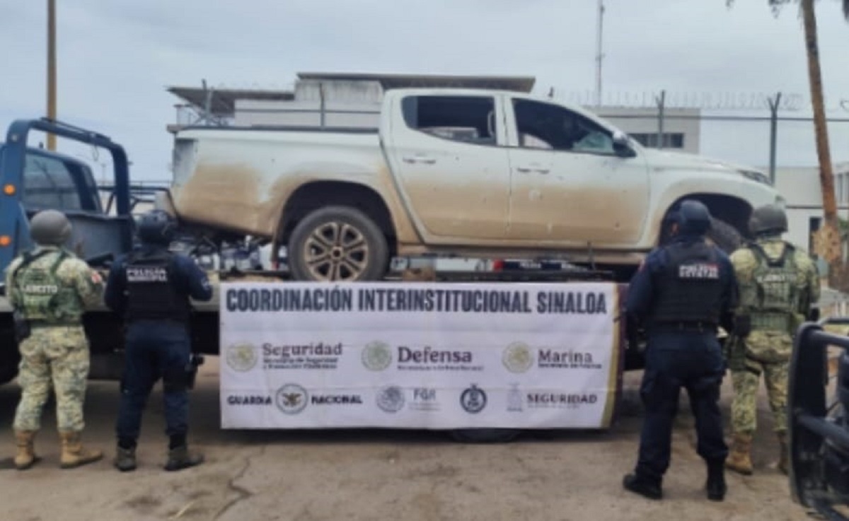 En Navolato, aseguran 2 vehículos; uno tiene reporte de robo y el otro impactos de bala