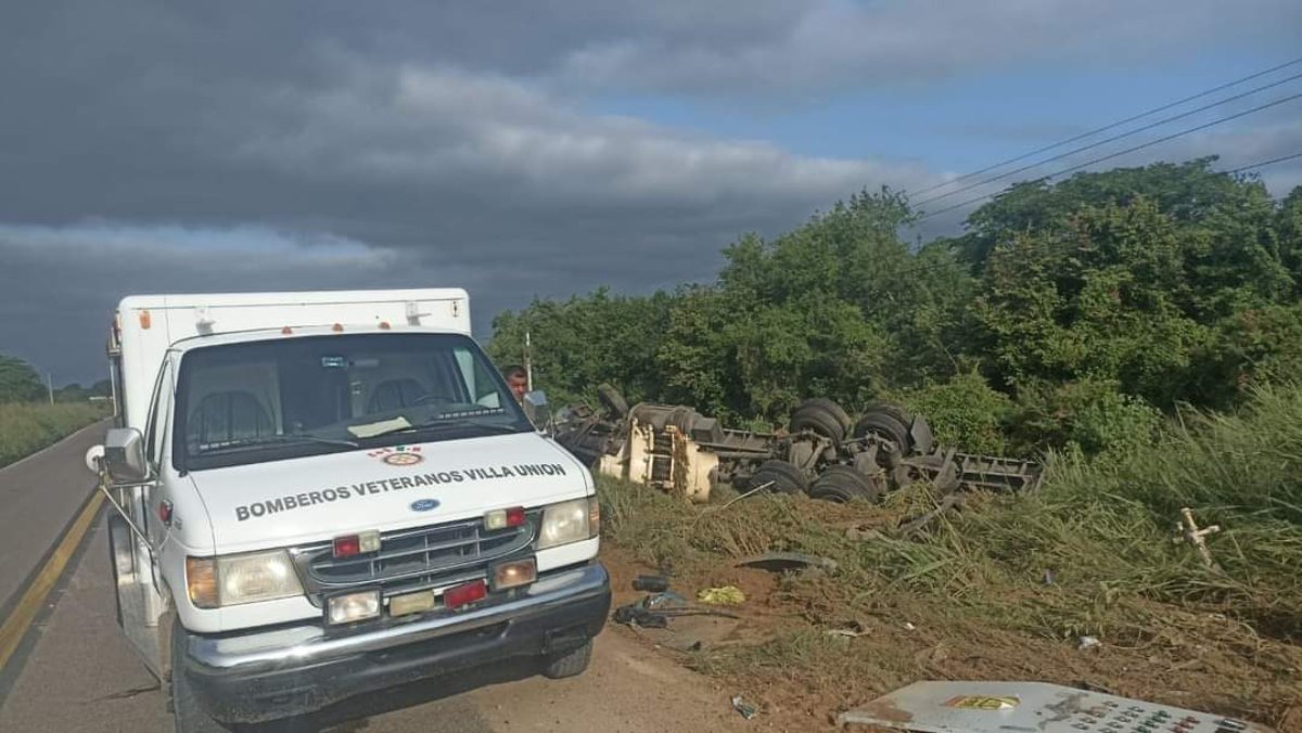 volcadura en aguacaliente de garate
