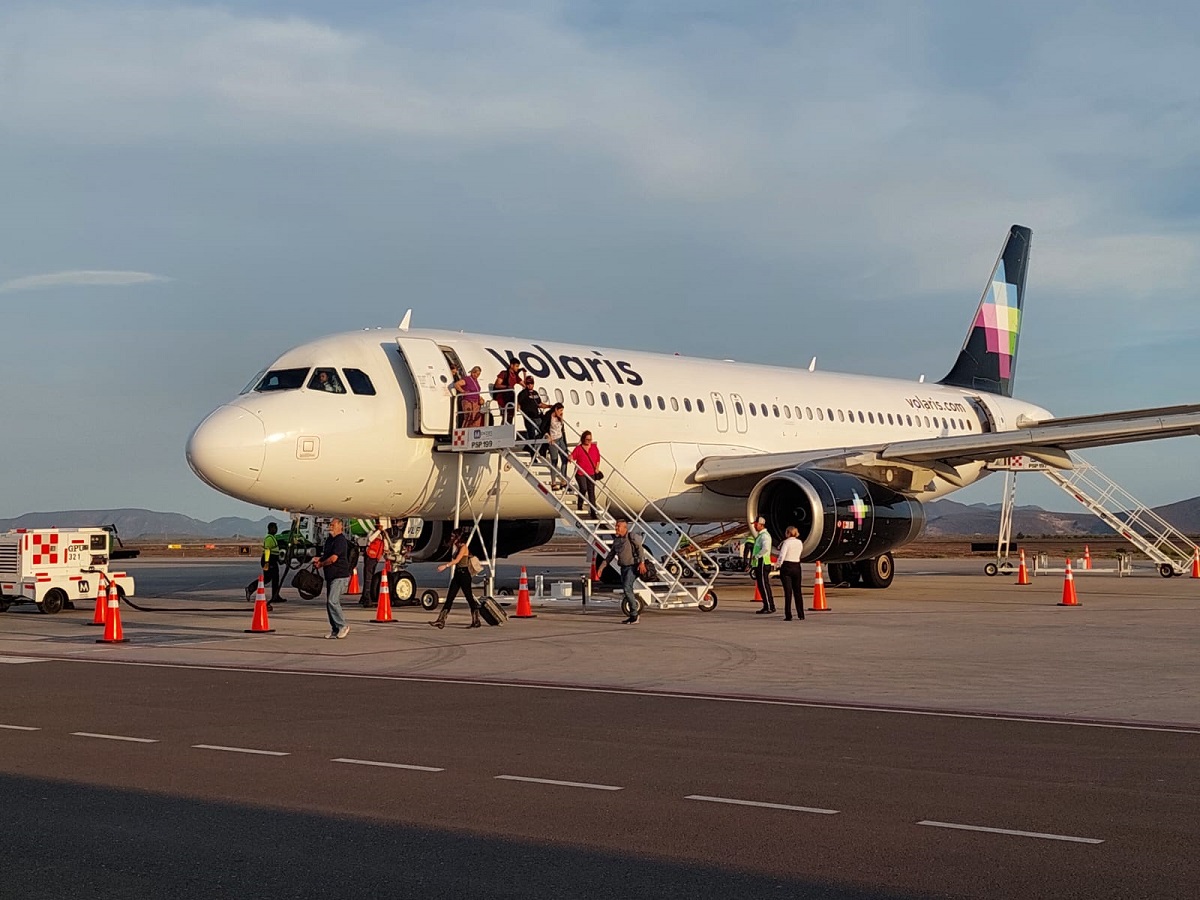 Inauguran conectividad aérea al Bajío; llega primer vuelo de la ruta